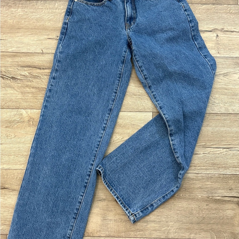 White Fox Boutique Medium-Wash Straight Jeans